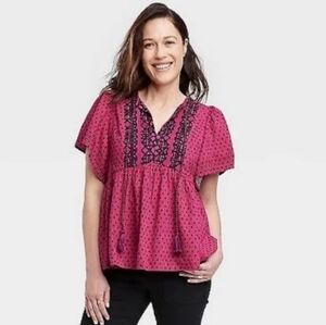 Knox Rose Women's Flutter Short Sleeve Embroidered Blouse Rich Magenta Dot Top
